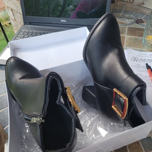 Ladies boots - Picture 8 of 8